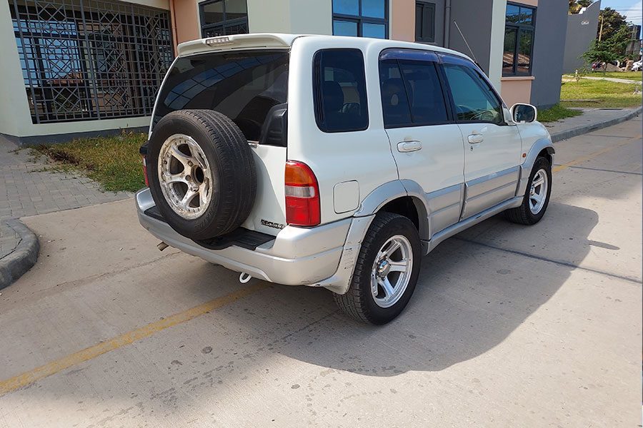 Suzuki Escudo 5 doors